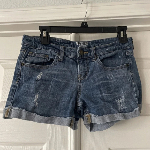 Mossimo Jr Womens Denim Shorts Size 9 Pockets Cuffed Beach Stretch Distressed - Picture 1 of 10